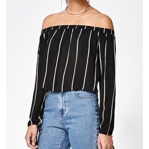 Off the shoulder b&w crop top